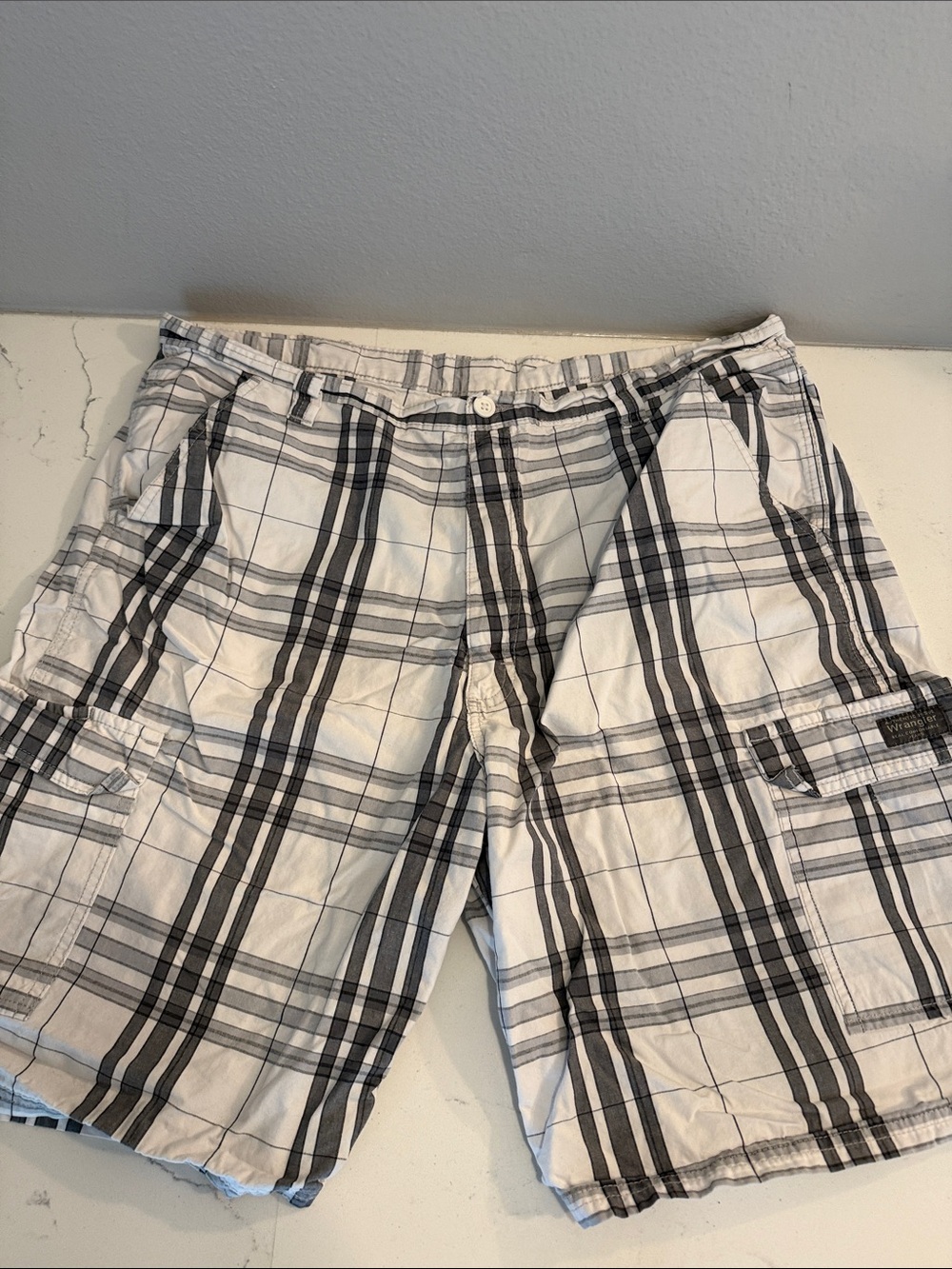 Wrangler White and Black Plaid Cargo Shorts